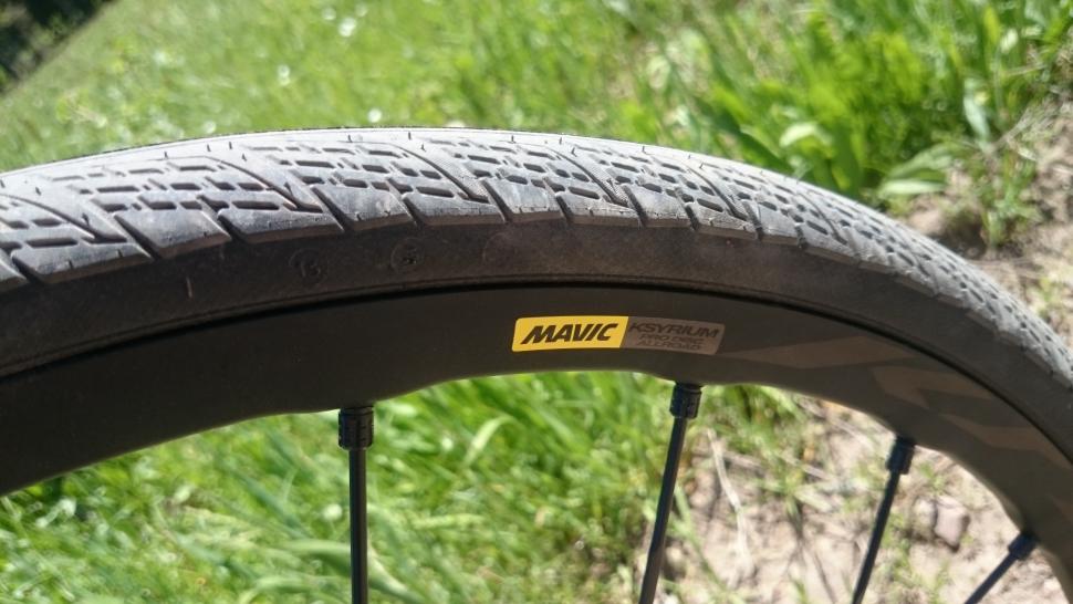 First Ride: Mavic Ksyrium Pro Disc Allroad wheelset and Yksion